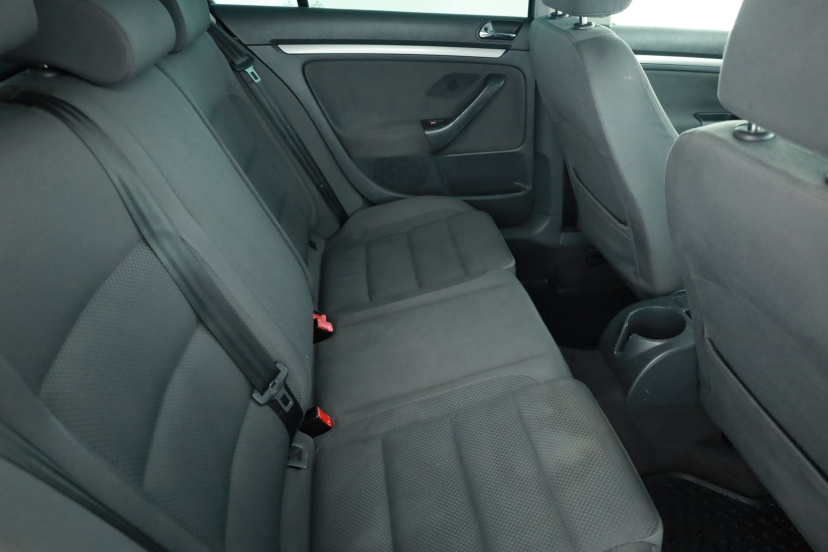 Volkswagen Golf, 2004