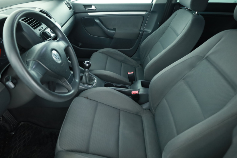 Volkswagen Golf, 2004