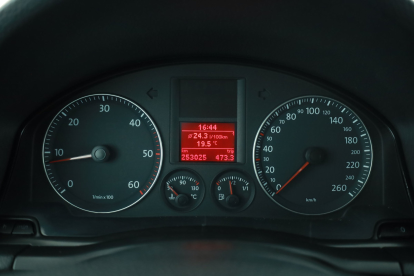 Volkswagen Golf, 2004