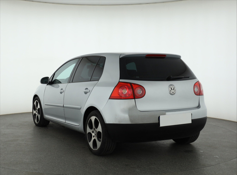 Volkswagen Golf, 2004