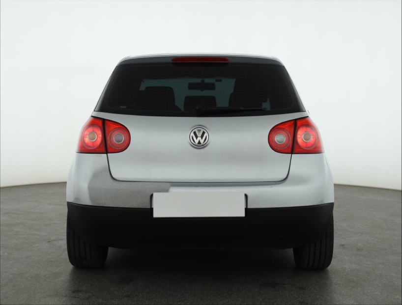 Volkswagen Golf, 2004