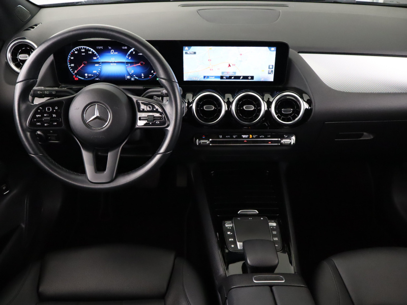 Mercedes-Benz GLA, 2021