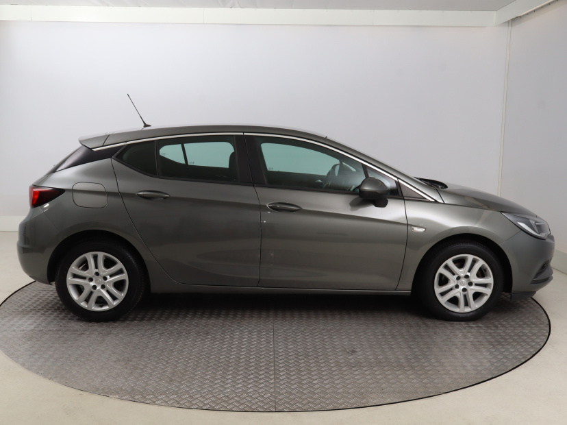 Opel Astra, 2018