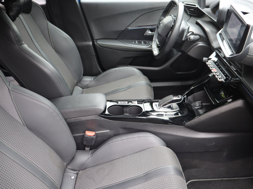 Peugeot 2008, 2021