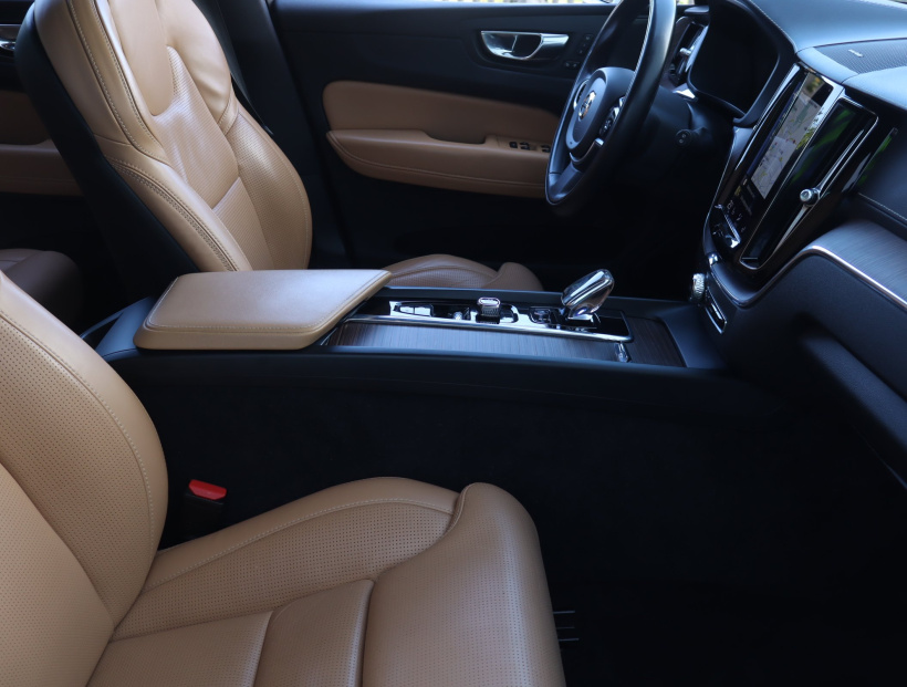 Volvo XC60, 2021