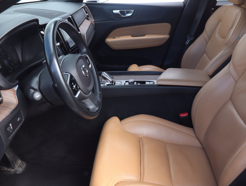 Volvo XC60, 2021