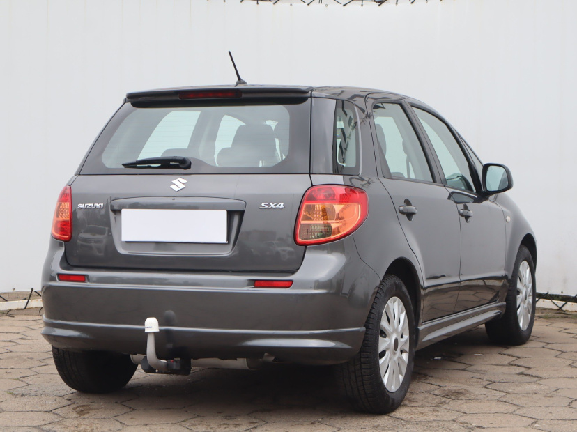 Suzuki SX4, 2010