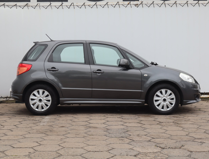 Suzuki SX4, 2010