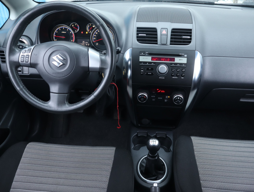 Suzuki SX4, 2010