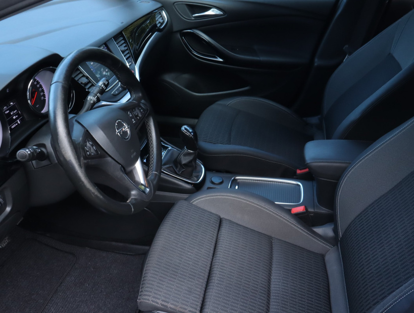 Opel Astra, 2019