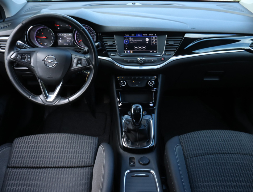 Opel Astra, 2019