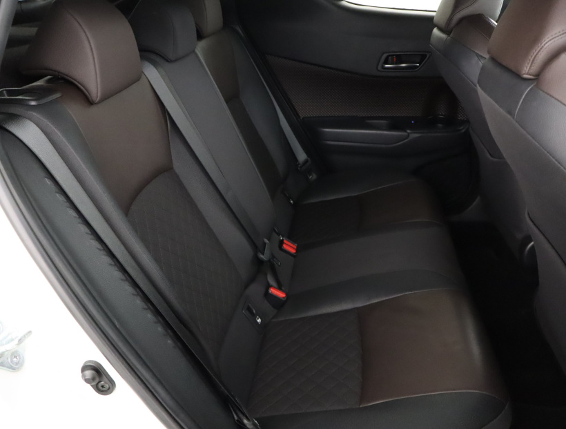Toyota C-HR, 2017