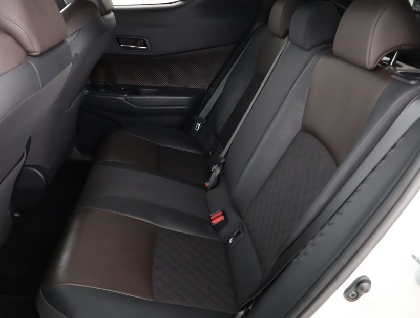 Toyota C-HR, 2017