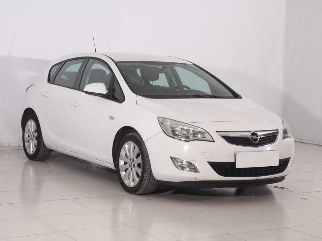 Opel Astra, 2010