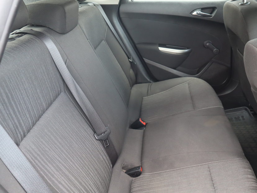 Opel Astra, 2010