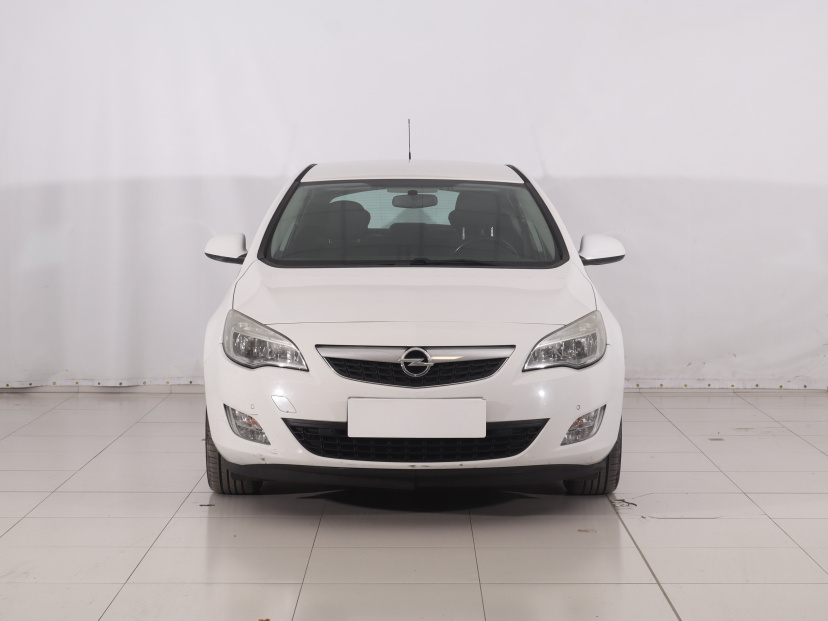 Opel Astra, 2010
