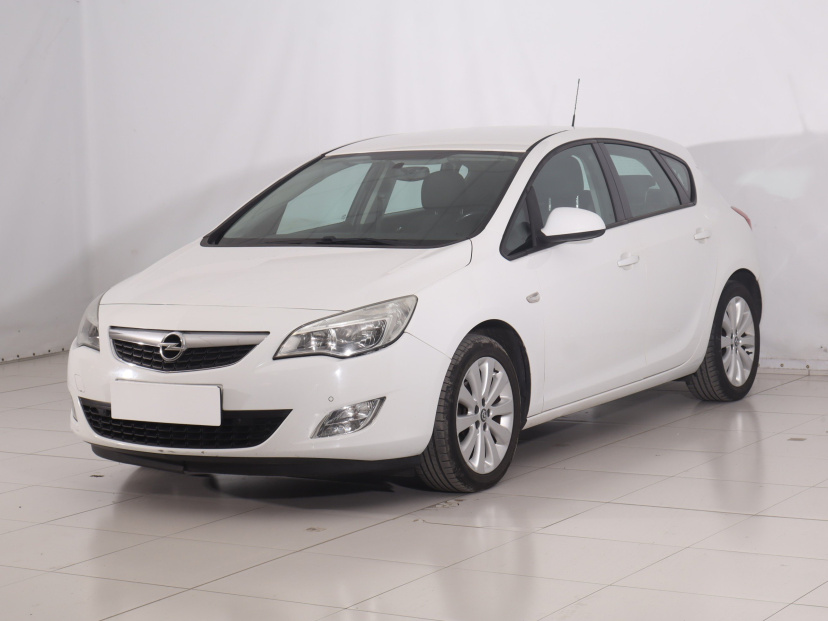 Opel Astra, 2010