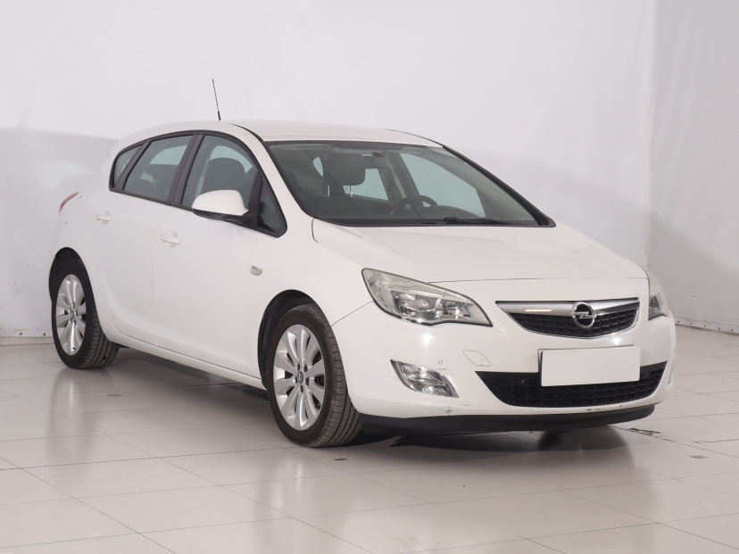 Opel Astra, 2010