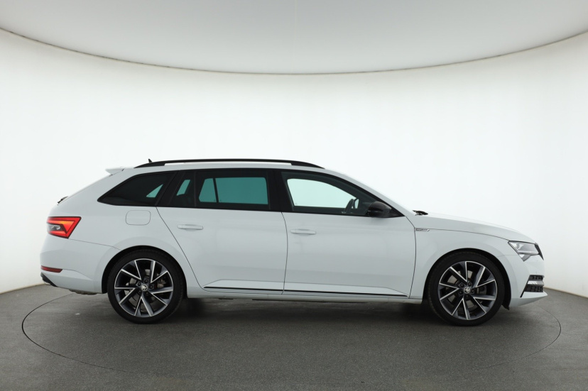 Škoda Superb, 2021