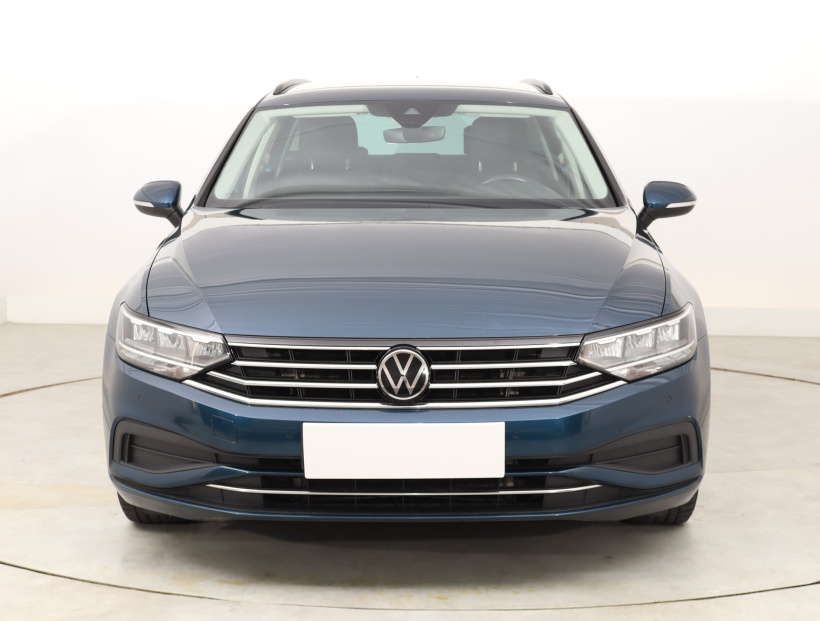 Volkswagen Passat, 2022
