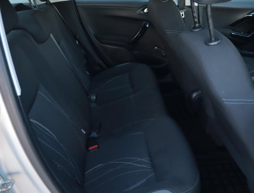 Peugeot 208, 2014