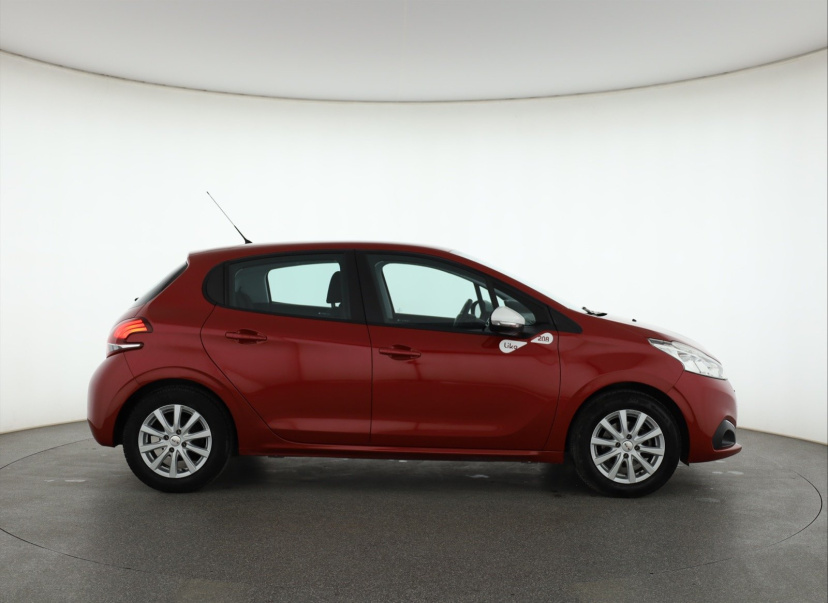 Peugeot 208, 2016