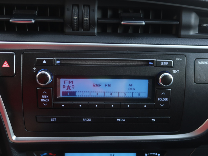 Toyota Auris, 2015