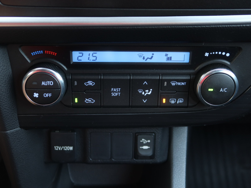 Toyota Auris, 2015
