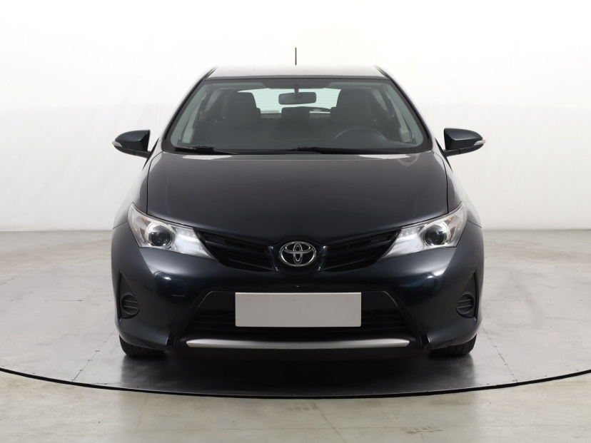 Toyota Auris, 2015