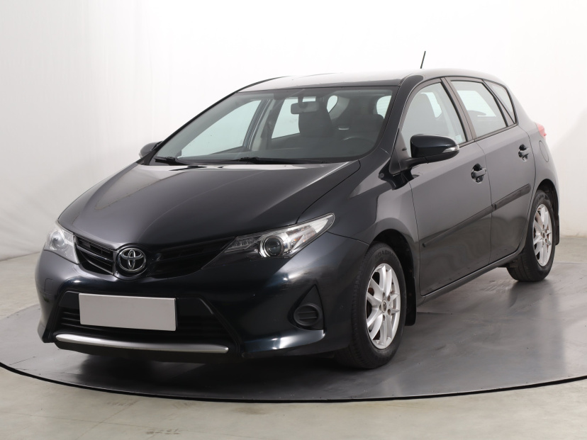 Toyota Auris, 2015