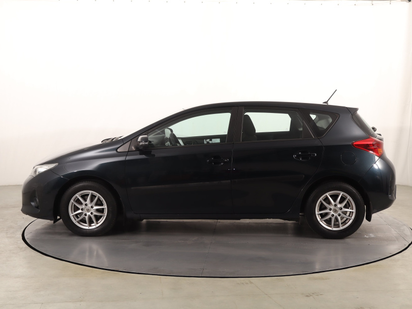 Toyota Auris, 2015