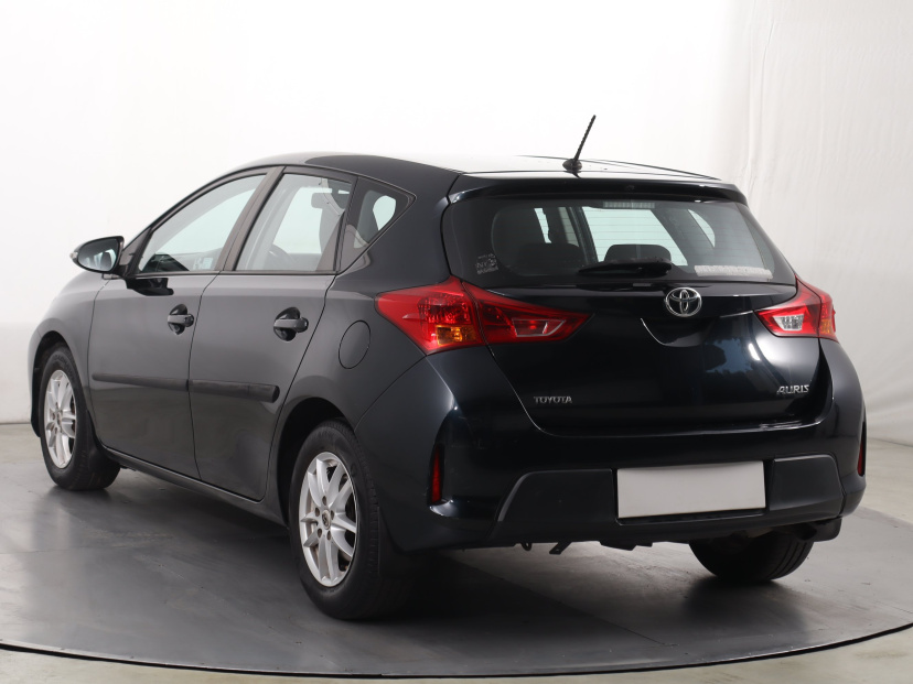 Toyota Auris, 2015