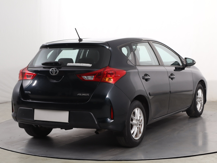 Toyota Auris, 2015