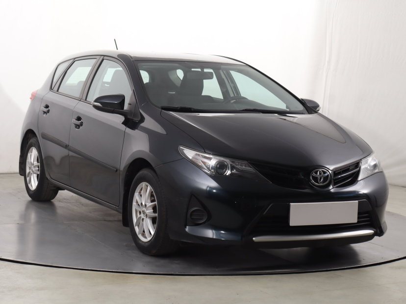 Toyota Auris, 2015