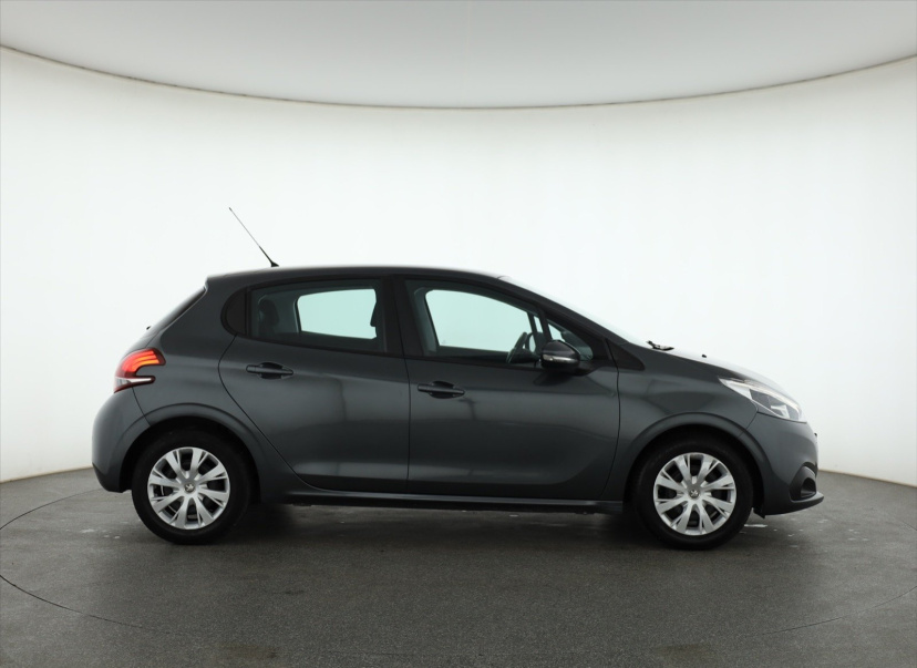 Peugeot 208, 2016
