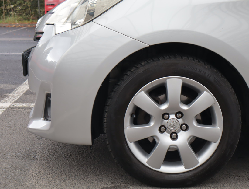 Toyota Verso-S, 2011