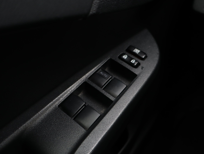 Toyota Verso-S, 2011