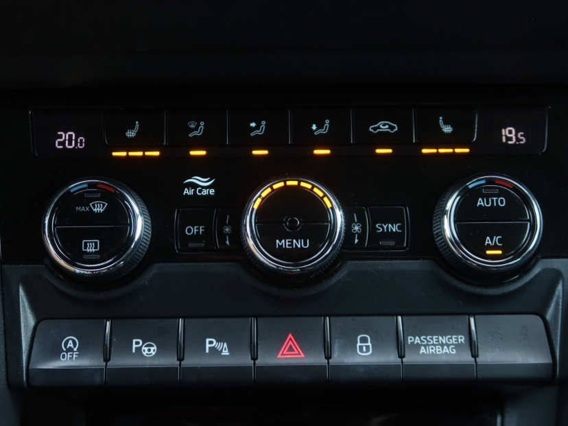 Škoda Karoq, 2017