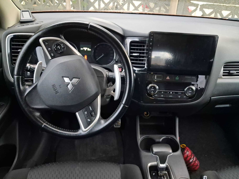 Mitsubishi Outlander, 2012