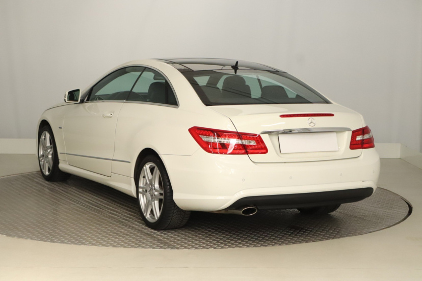 Mercedes-Benz E, 2012