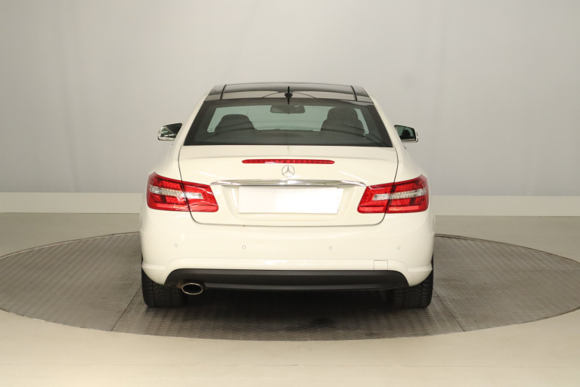 Mercedes-Benz E, 2012