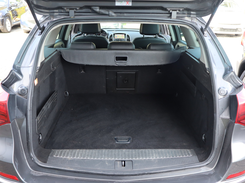 Opel Astra, 2011