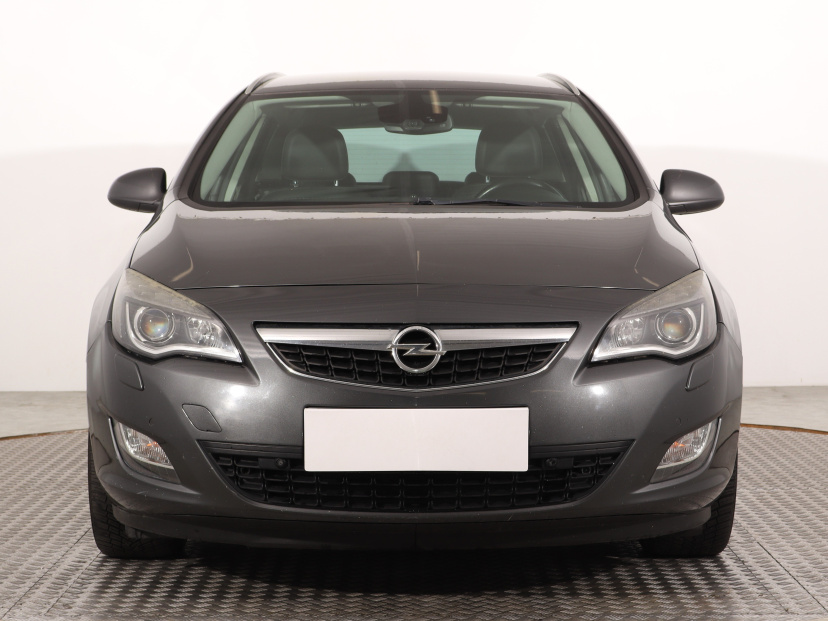 Opel Astra, 2011
