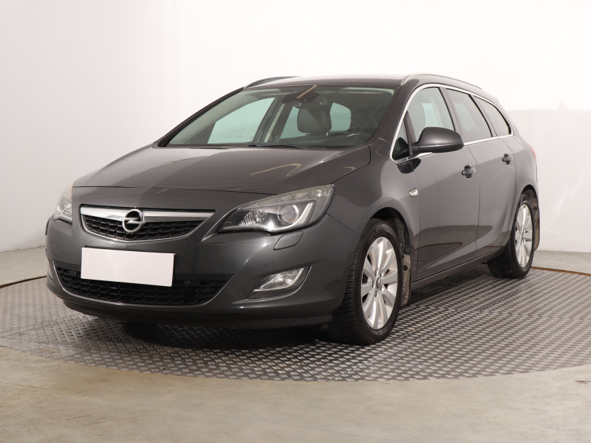Opel Astra, 2011