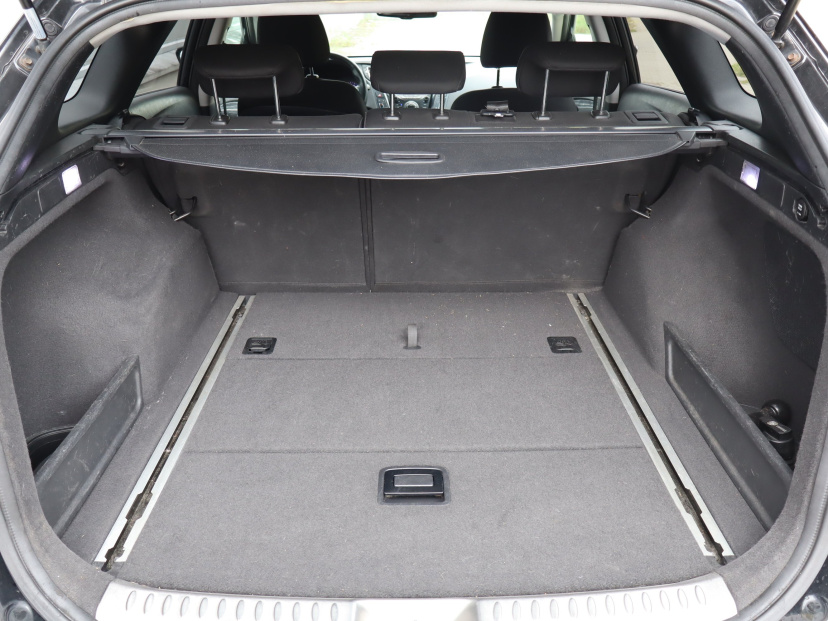 Hyundai i40, 2011