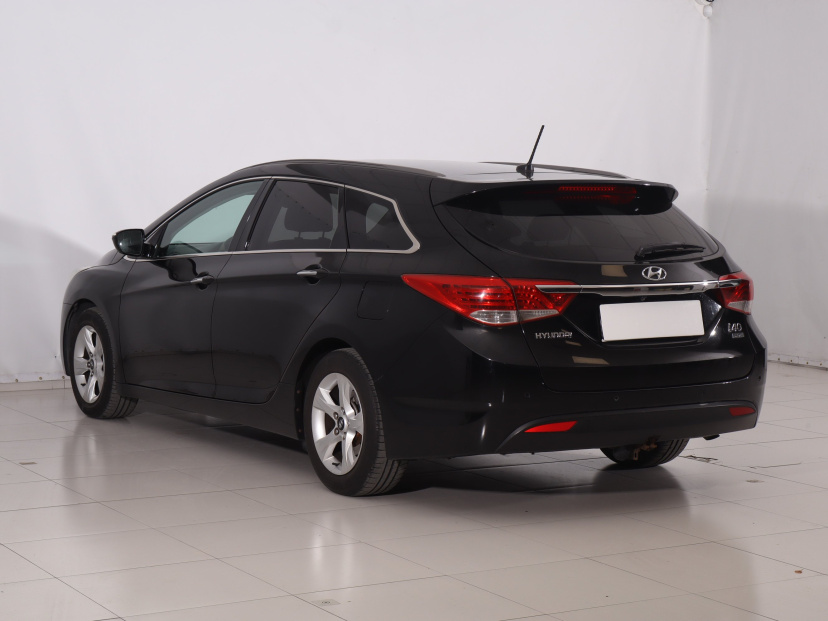 Hyundai i40, 2011