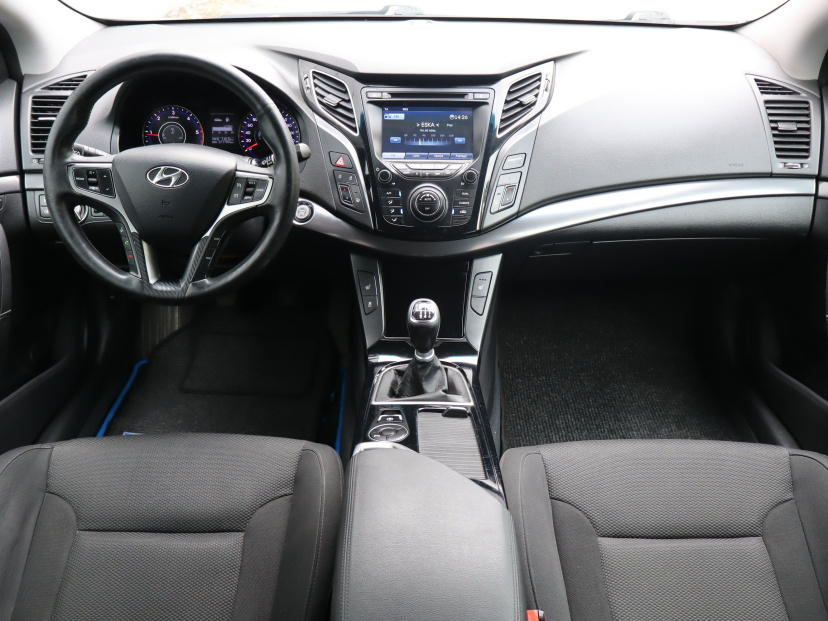 Hyundai i40, 2011
