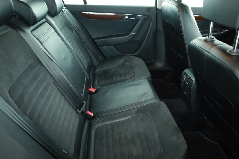 Volkswagen Passat, 2011