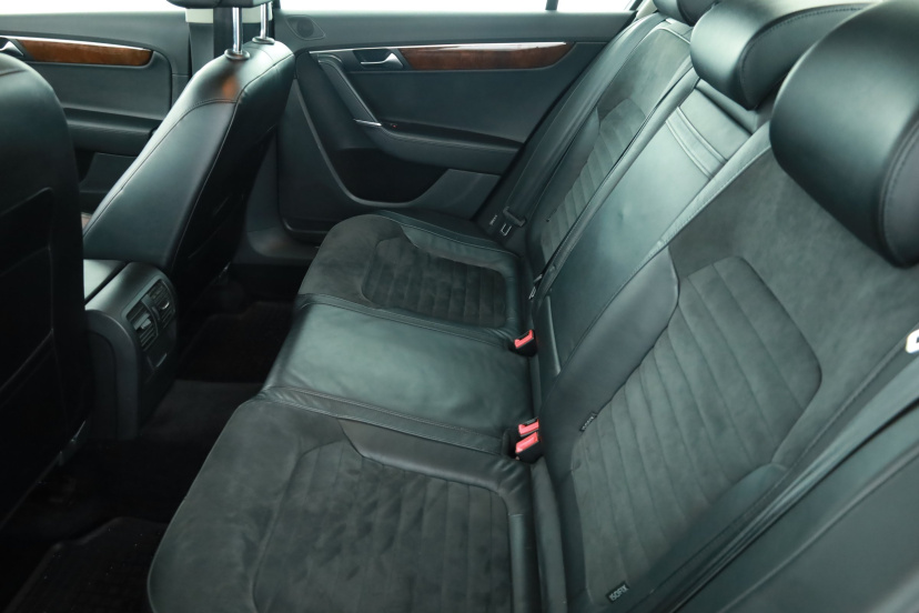Volkswagen Passat, 2011