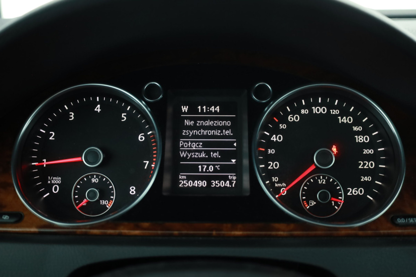 Volkswagen Passat, 2011